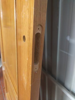 Puerta interior de madera