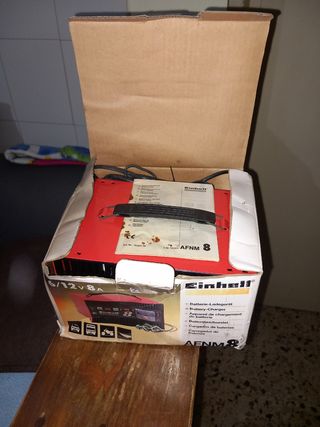 Caricabatteria auto o moto einhell