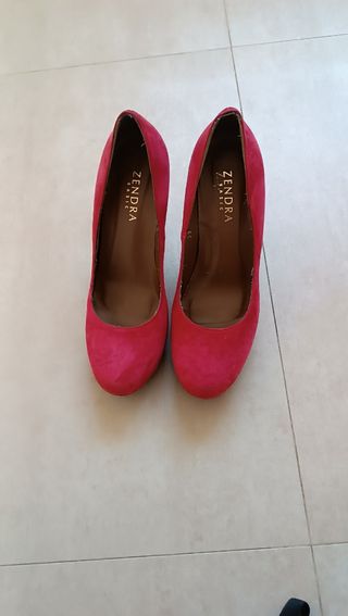 Zapatos rojos con plataforma