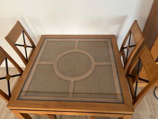 Mueble con mesa y 4 sillas madera maciza