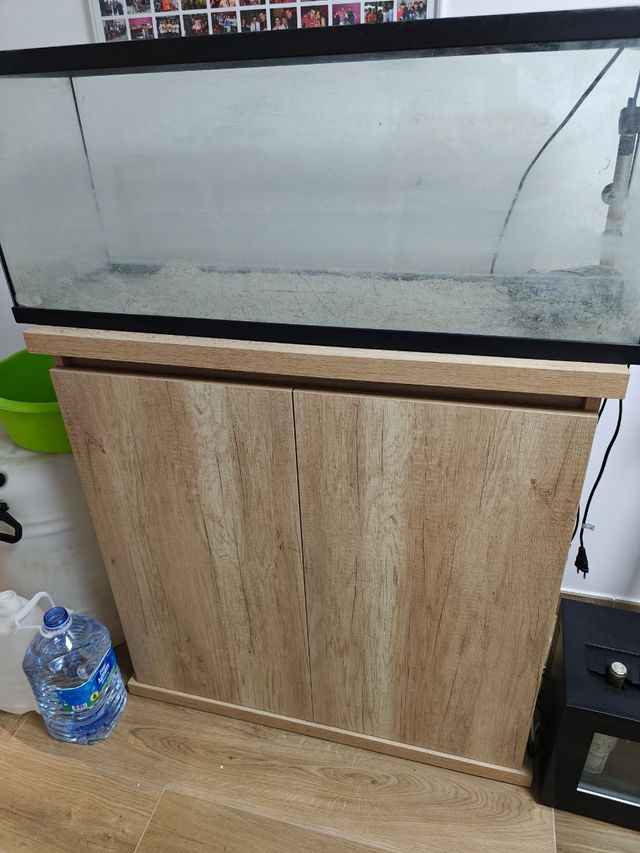 *CAMBIO* Acuario 100L con mueble