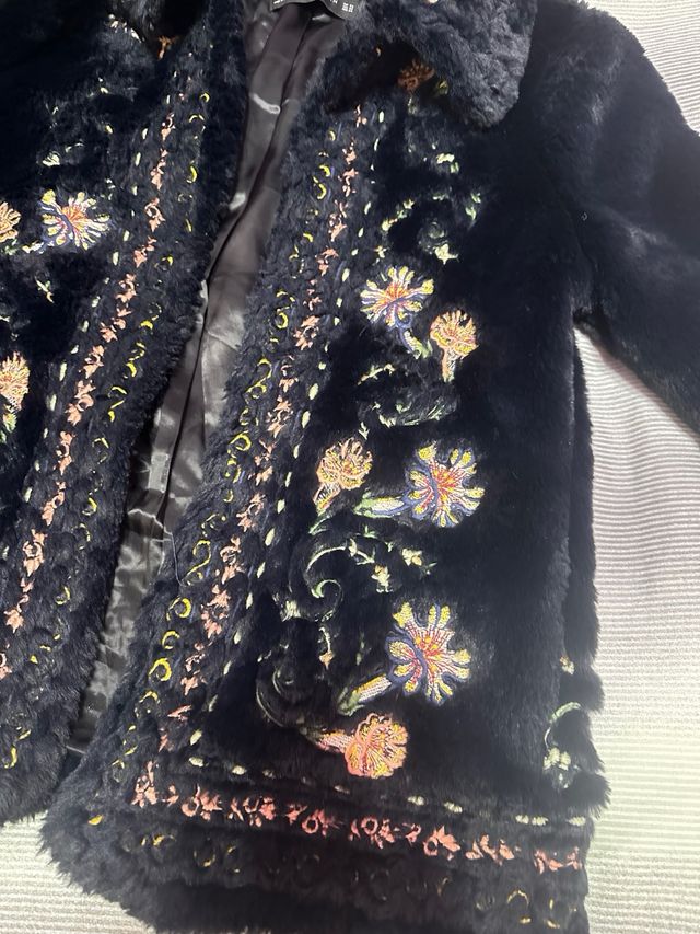 Abrigo pelo Zara HOY