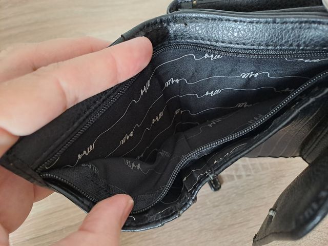 Cartera polipiel Mango negra sin estrenar