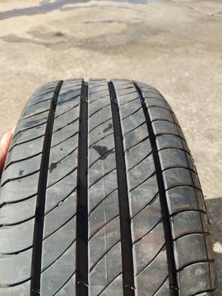 Llantas 17' con neumáticos Michelin
