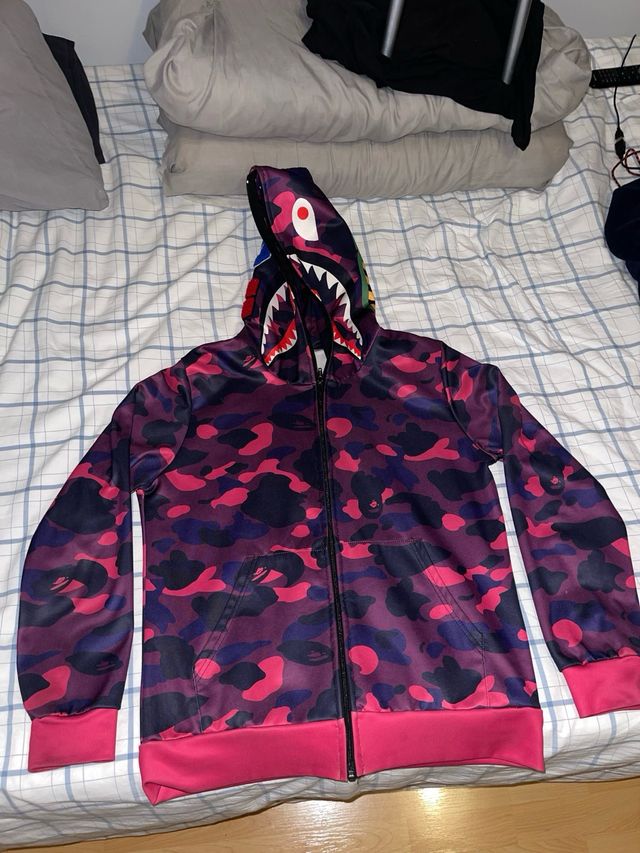 Chaqueta morada bape