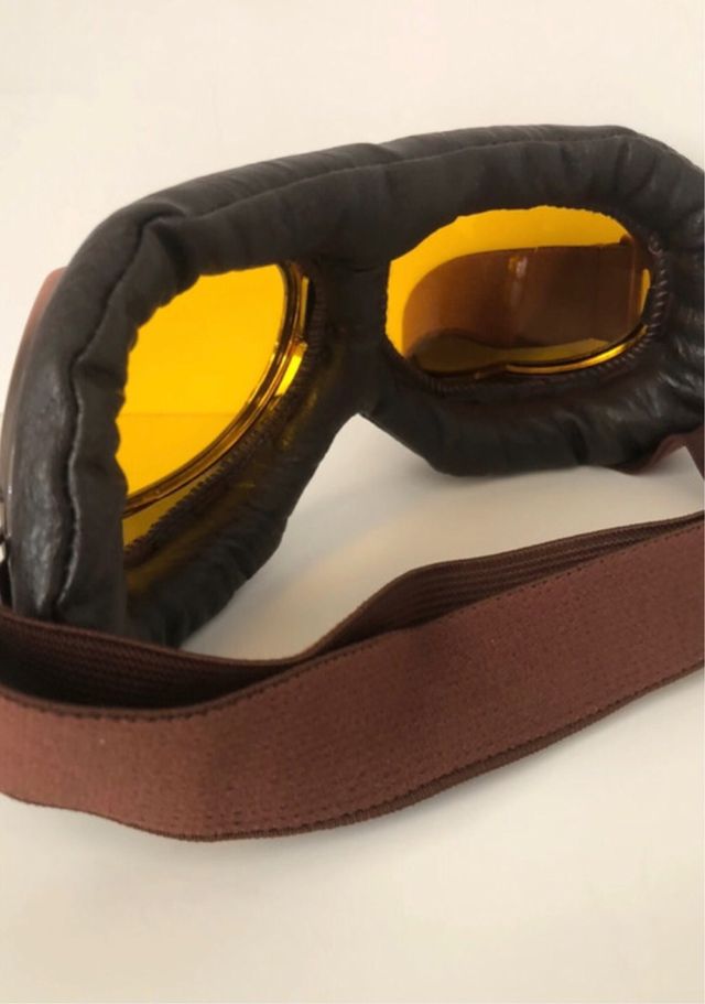 Occhiali vintage da motociclista