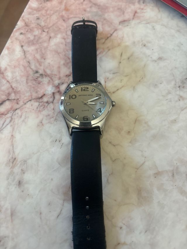 Reloj Antonio Miro