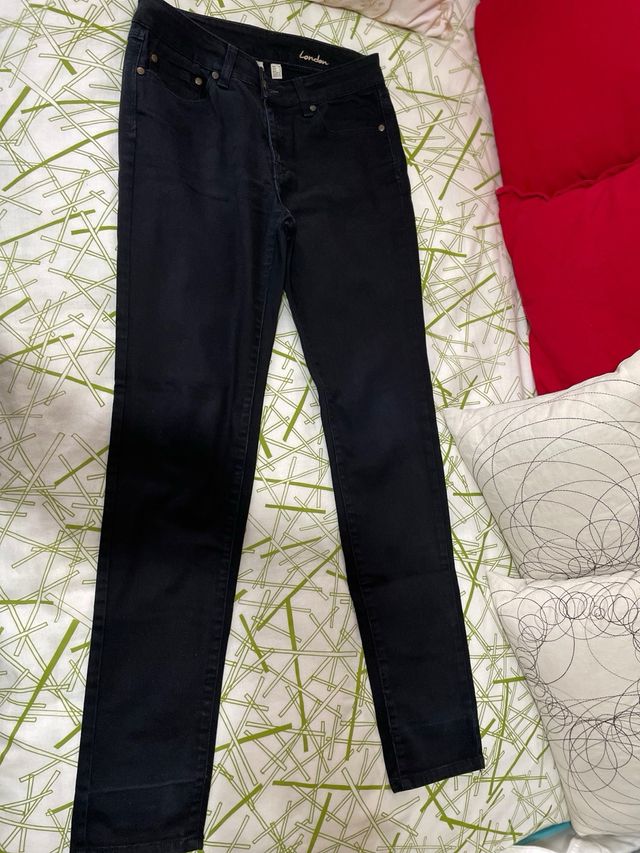 Pantalon pitillo negro 