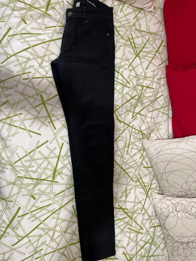 Pantalon pitillo negro 