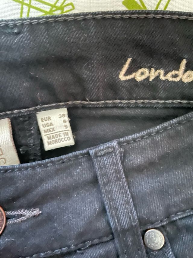 Pantalon pitillo negro 