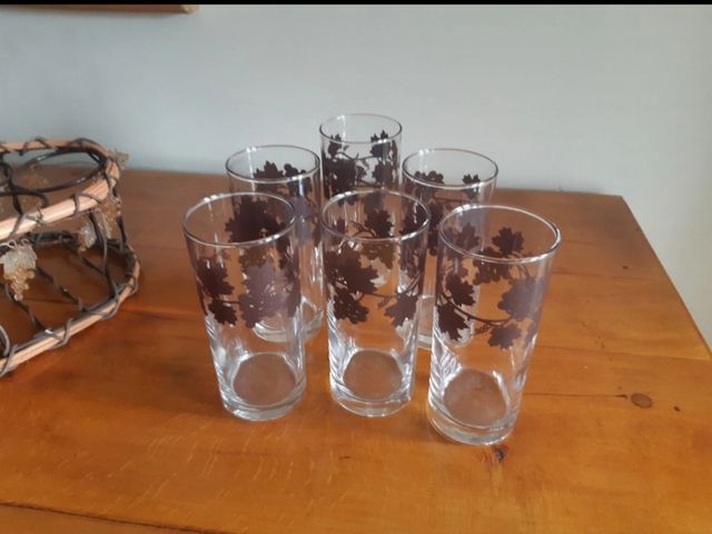 6 bicchieri in cestino metallo e vimini