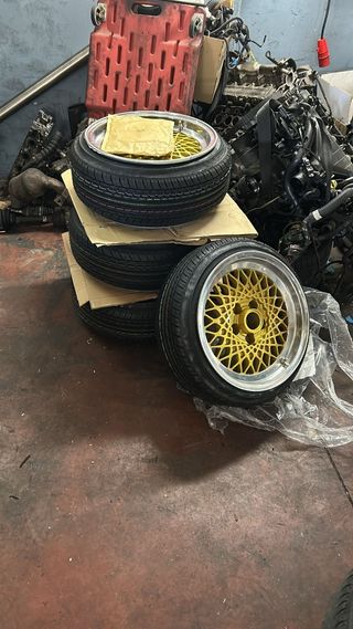 Se venden o cambian llantas  melber  16x8 5x112