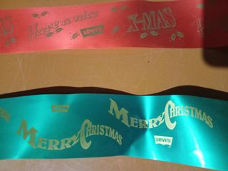 Due rotoli di nastri Levi's