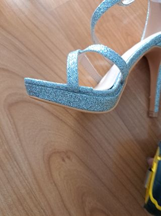 Sandalias tacón talla 36 plateadas