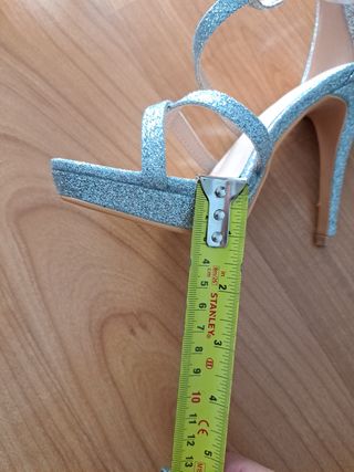 Sandalias tacón talla 36 plateadas