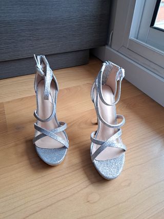 Sandalias tacón talla 36 plateadas