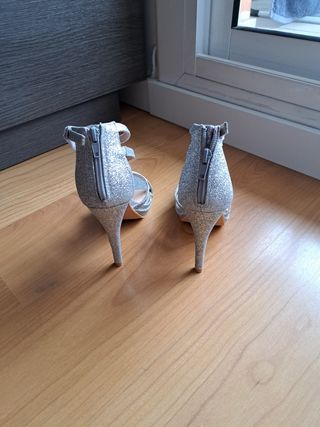 Sandalias tacón talla 36 plateadas