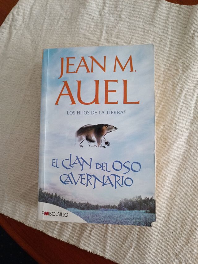 El clan del oso cavernario: La más bella saga prehistórica jamás contada.