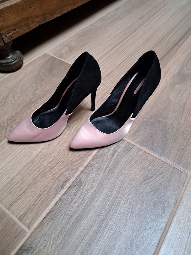 Décolleté Bershka nera e rosa