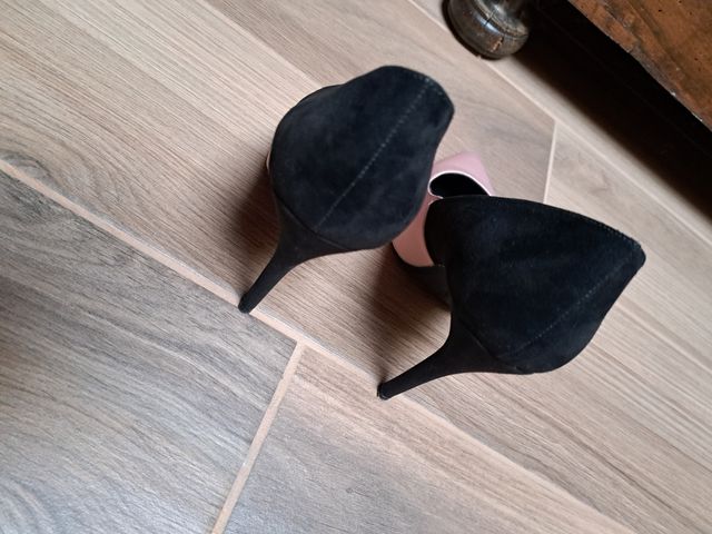 Décolleté Bershka nera e rosa