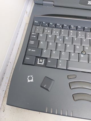 ORDENADOR TOSHIBA TECRA 8100