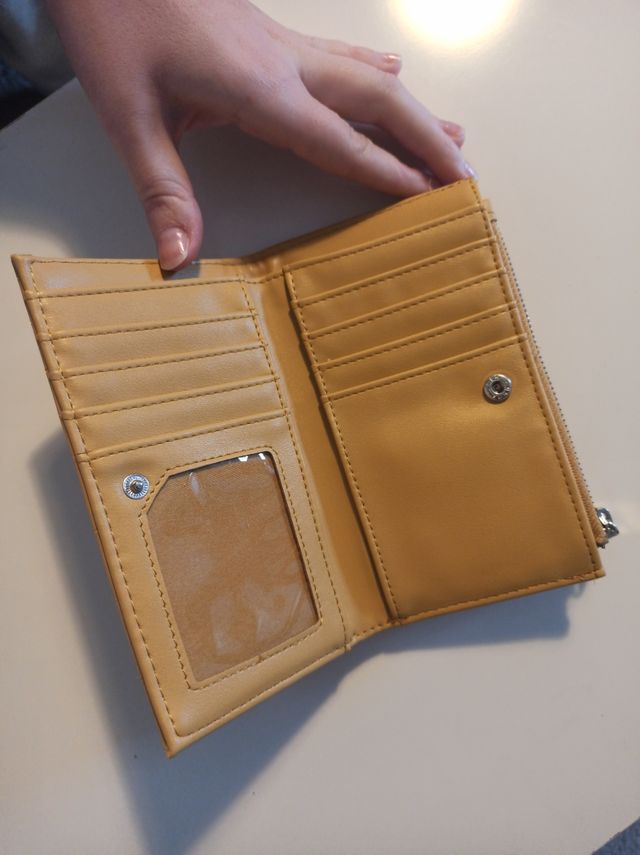 Cartera de Stradivarius sin usar