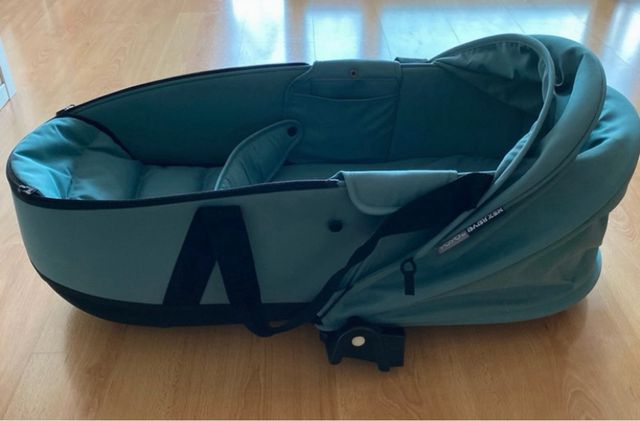 Capazo Yoyo bassinet de Babyzen color Aqua