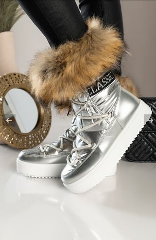 Botas plateadas con pelo