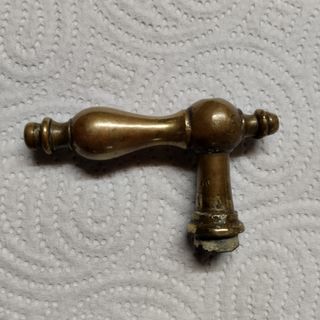Antica maniglia in ottone