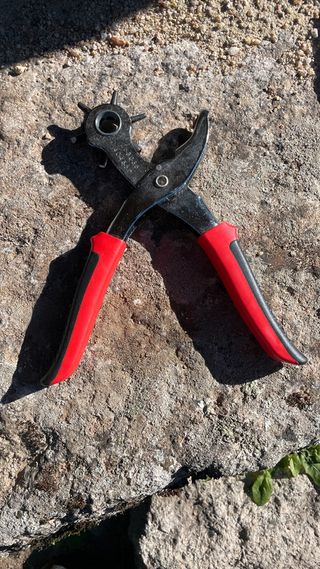 Cremalleras de metal e invisibles + troqueladora