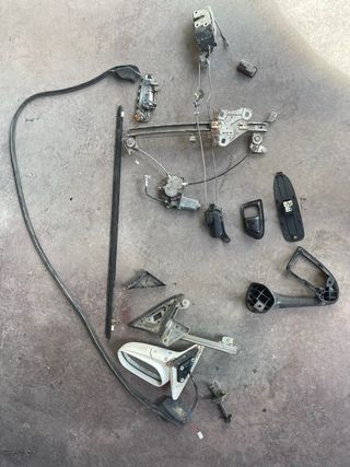 Piezas puerta derecha Toyota Celica T20