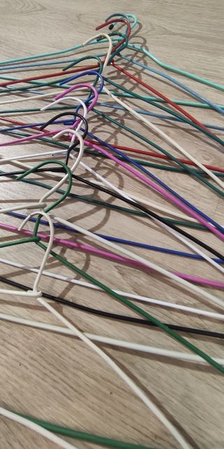 Perchas metálicas plastificadas