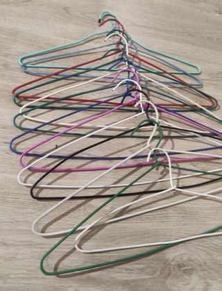 Perchas metálicas plastificadas