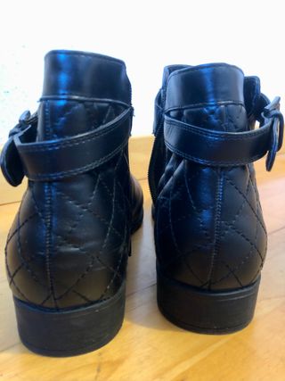 Botines negros de mujer