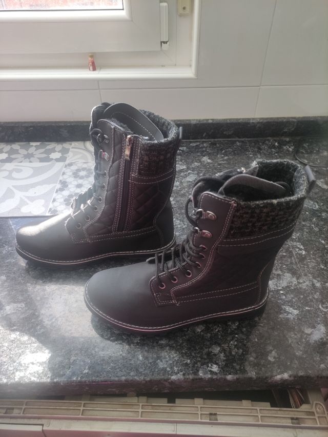 BOTAS DE MONTAÑA MUJER