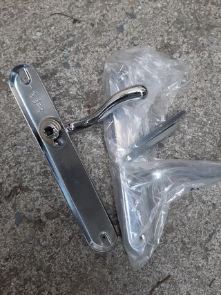 Pareja de manetas puerta nuevas