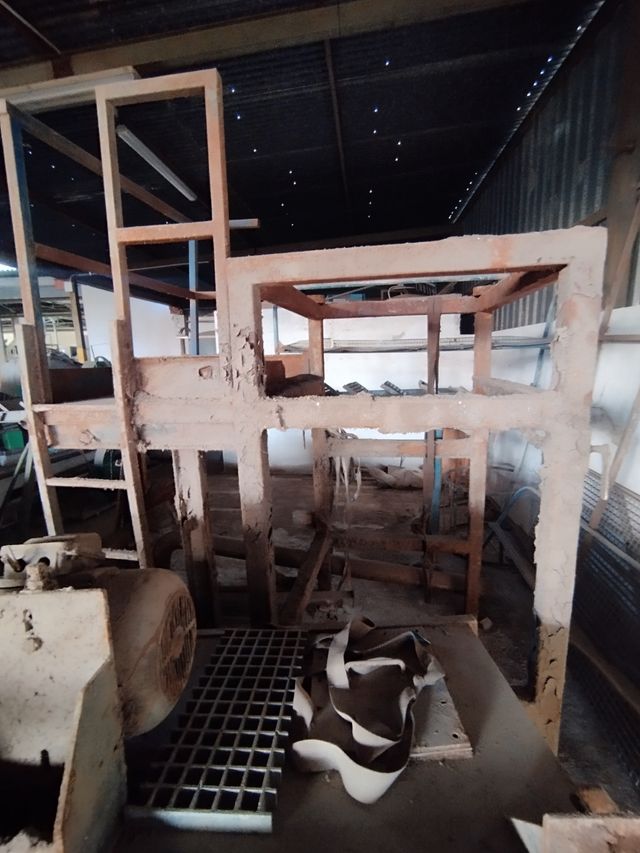 Centrífuga pequeña de plástico triturado