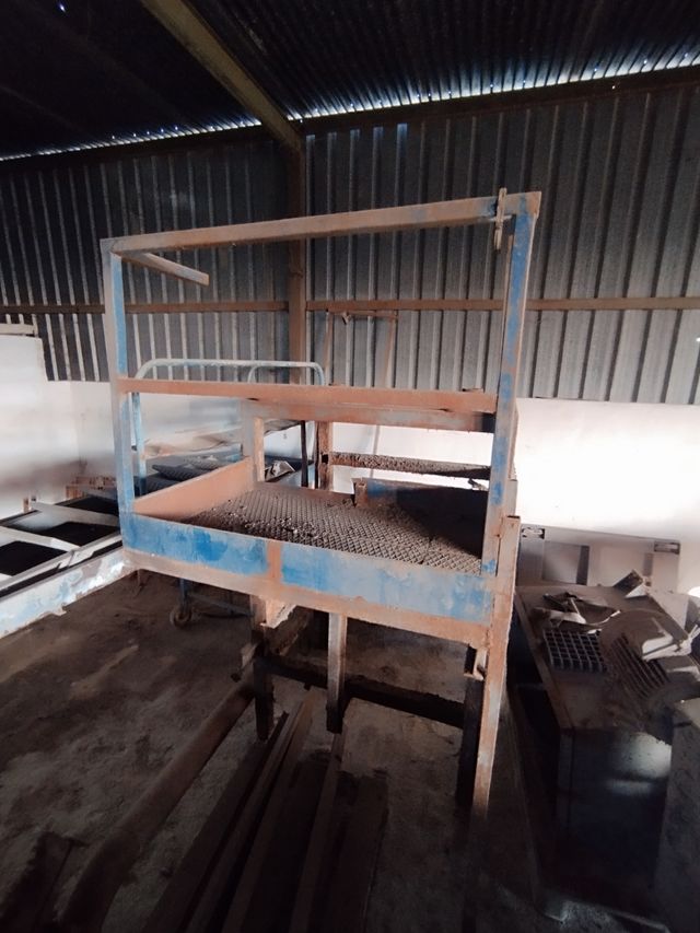 Centrífuga pequeña de plástico triturado