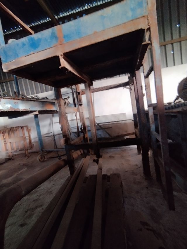 Centrífuga pequeña de plástico triturado