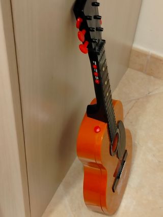 Chitarra giocattolo