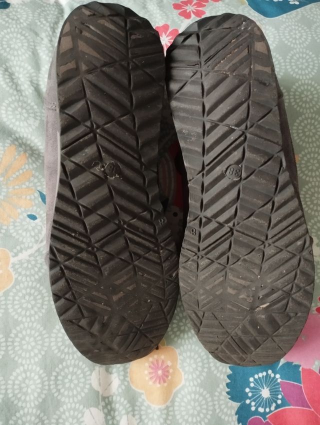 Zapatillas grises