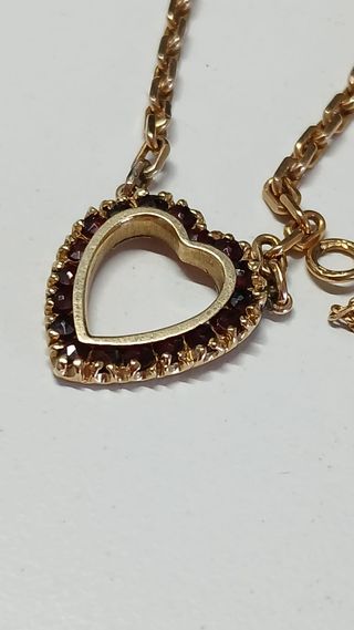 Cadena oro 18K colgante corazon y granates 