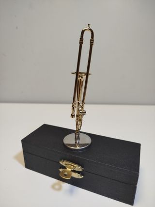 Trombón de vara en miniatura con soporte y estuche