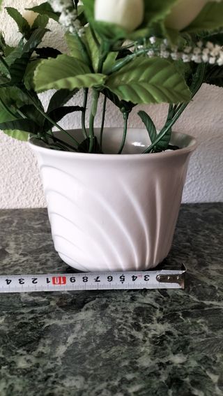 Macetero cerámica y planta plástico 