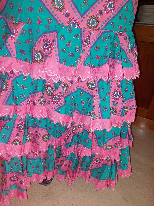 Traje flamenca mujer y mantoncillo de regalot