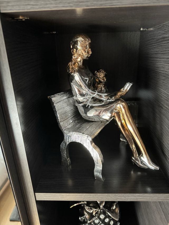 Adorno banco decorativo con Señora e hija