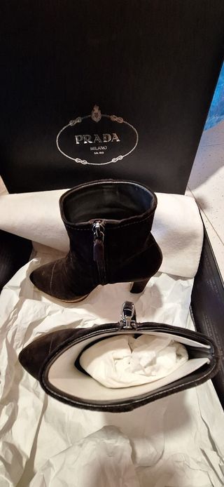 Botines Prada de piel marrón