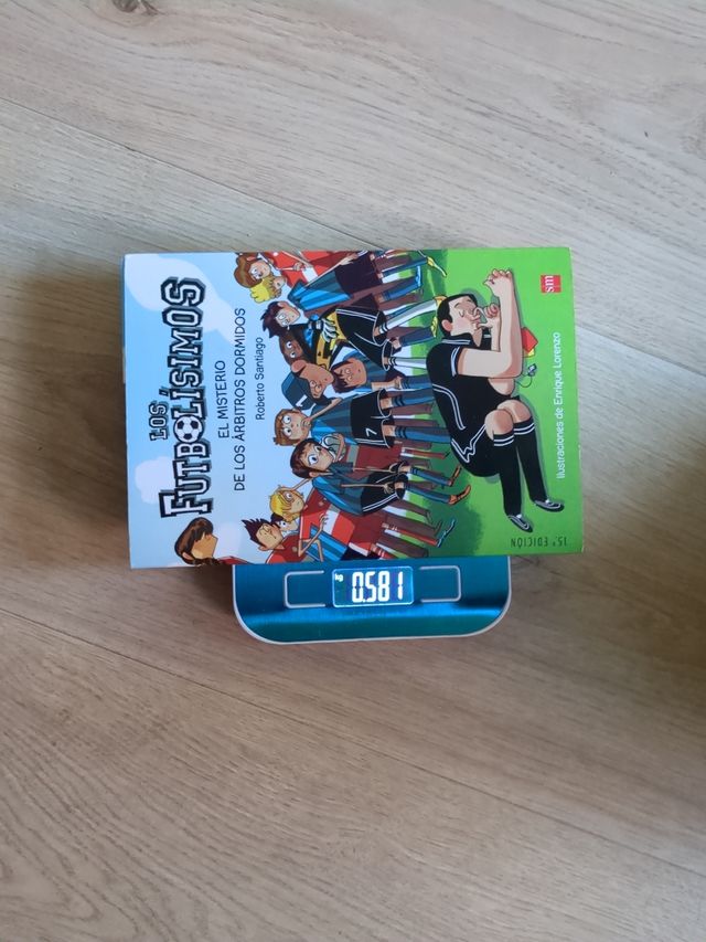 Los Futbolísimos 1: El misterio de los árbitros dormidos (Spanish Edition)