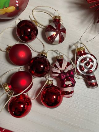 Decorazioni natalizie rosse