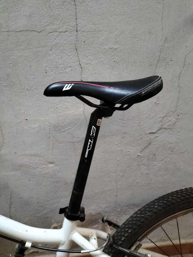 Bicicleta WRC + casco de regalo